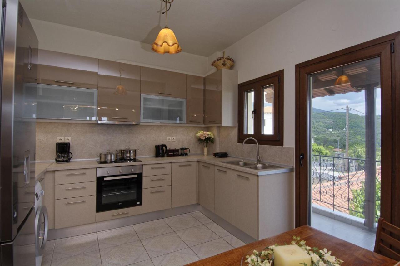 Iatrou House- Villa With Incredible View 포르테리아 외부 사진